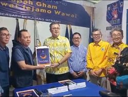 Tondi Ambil Berkas Balon Walikota Dari Nasdem