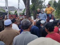 ratusan Massa Geruduk Kantor Bawaslu di Jalan Cendana Menggala, Tulang Bawang