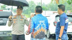 Kapolres Tulang Bawang Barat, Cek Langsung Banjir Di Tiyuh Pulung Kencana dan Berikan Pelayanan kesehatan