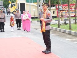 Tradisi Welcome And Farewell Parade Sambut Kapolres Tulang Bawang