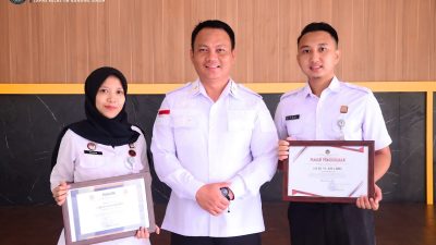 Apresiasi Kinerja, Kalapas Gunung Sugih Berikan Penghargaan Pegawai Teladan dan Berprestasi