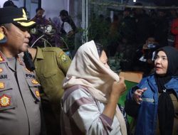 Ditengah Guyuran Hujan, Wali Kota Bandar Lampung Kunjungi Warga Terdampak Banjir