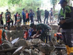 Sigap Hadapi Cuaca Ekstrem, TNI Gelar Grebek Sungai dan Perkuat Tanggul di Enam Titik