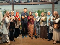 Karya Tradisional Bernuansa Modern, Asri Tapis Jadi Sorotan di Booth 75 Persit Bisa Dua