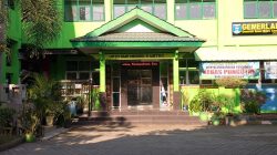 Paket Seragam Mahal di SMPN 3 Metro Picu Keluhan Orang Tua