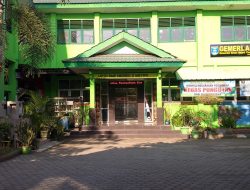 Paket Seragam Mahal di SMPN 3 Metro Picu Keluhan Orang Tua