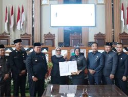 Sinergi Eksekutif-Legislatif, DPRD Lamtim Teken Nota Kesepakatan Perubahan APBD 2026