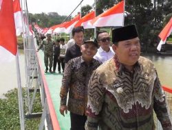 Bupati Ela Siti Nuryamah Hadiri Peresmian Jembatan, Warga Sambut dengan Antusias